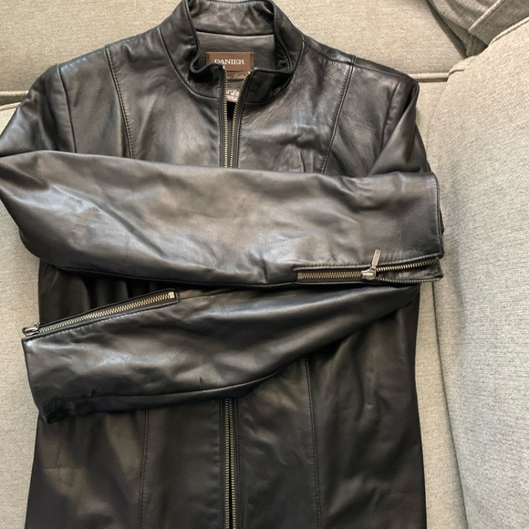 Danier leather Womens jacket - Picture 9 of 9